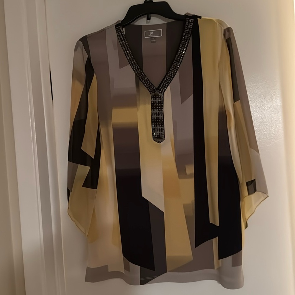 Beautiful Jewelled V Neck 3/4 flared sleeves